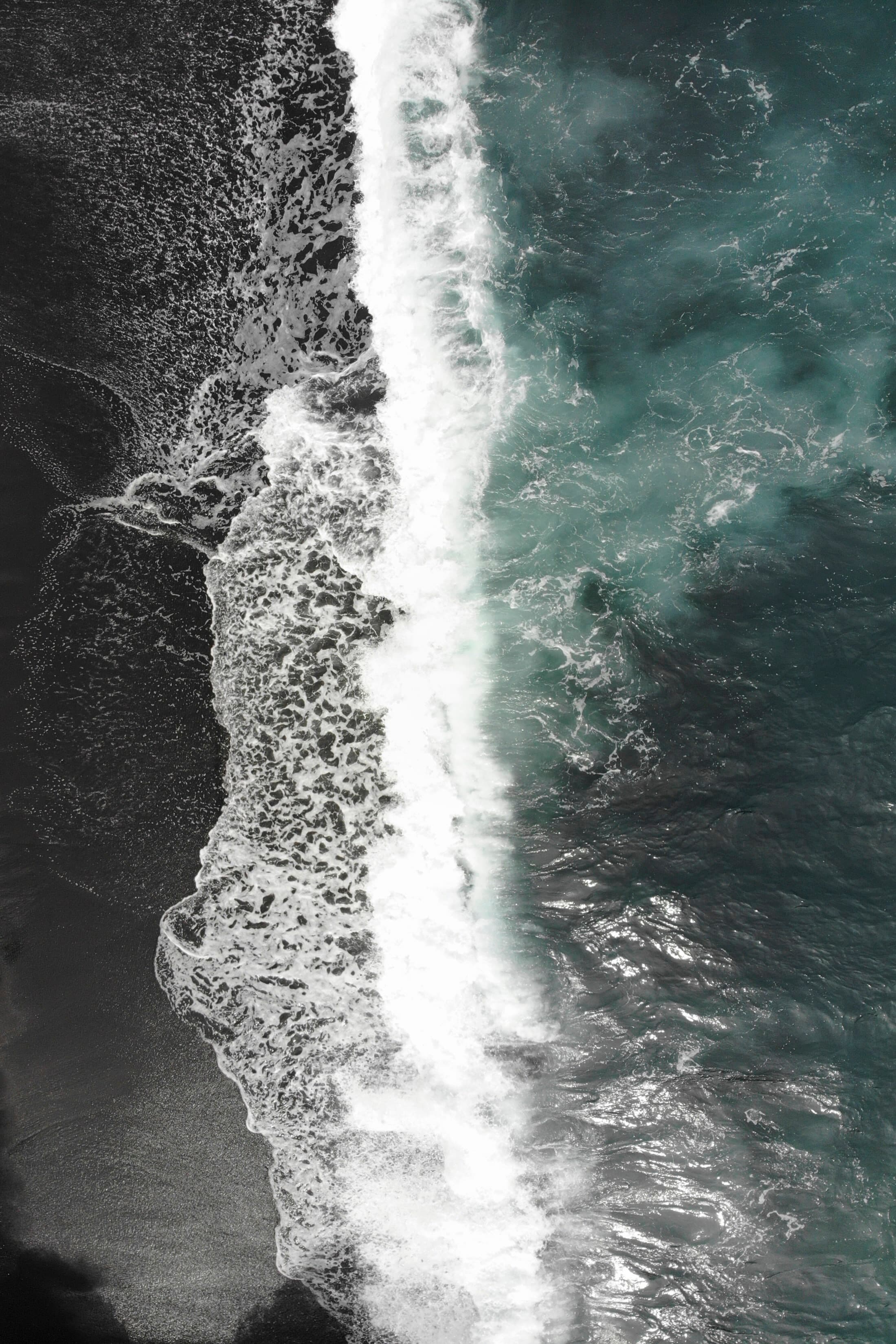 Source photo of an ocean wave photograph